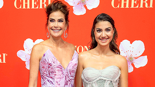 Teri Hatcher & Daughter Emerson’s Gowns At Munich Gala: Photos – Hollywood Life