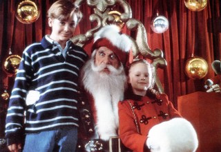 ALL I WANT FOR CHRISTMAS, from left: Ethan Embry (aka Ethan Randall), Leslie Nielson, Thora Birch, 1991. ©Paramount Pictures/courtesy Everett Collection