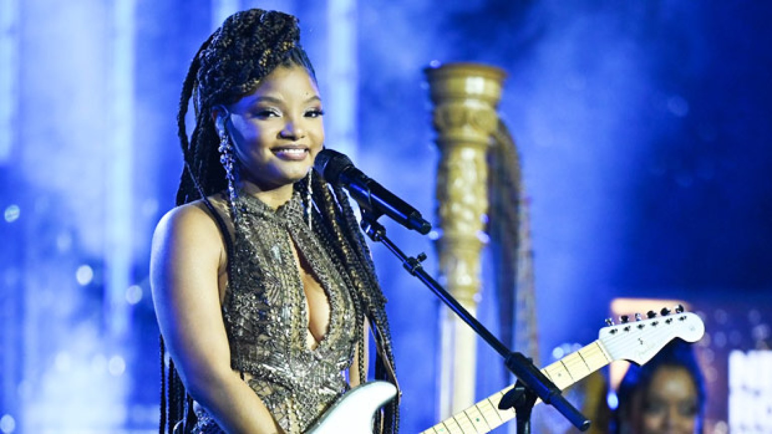 Halle Bailey’s New Years Eve 2023 Performance For ‘Rockin’ Eve’ Watch