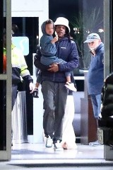 Los Angeles, CA - *EXCLUSIVE* - Jay Z, Beyonce, and the kids are spotted at LAX as they return back home from after enjoying a New Year's vacay away. Jay proves to be a doting father as he is seen carrying his son Sir Carter. Beyonce keeps a low profile as she sneaks towards her ride covering her face with her hood. Pictured: Jay Z, Beyonce BACKGRID USA 3 JANUARY 2023 USA: +1 310 798 9111 / usasales@backgrid.com UK: +44 208 344 2007 / uksales@backgrid.com *UK Clients - Pictures Containing Children Please Pixelate Face Prior To Publication*