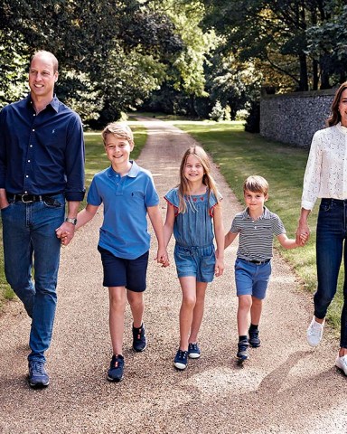 Handout photo issued by Kensington Palace of the Prince and Princess of Wales with their three children Prince George, Princess Charlotte and Prince Louis in Norfolk. The photograph features on their Royal Highnesses' Christmas card this year. Picture by Matt Porteus/WPA-Pool This photograph should be solely used for news editorial purposes only. It shall not be approved for souvenirs, or memorabilia; or anything colourably similar. No charge should be made for the supply, release or publication of the photograph. There shall be no commercial use whatsoever of the photograph.The photograph must not be digitally enhanced, manipulated or modified in any manner or form and must include all of the individuals when published. The photograph shall not be used after 31st December 2022 without prior permission from Kensington Palace. Copyright in the photograph is vested in The Prince and Princess of Wales. Publications are asked to credit the photograph to Matt Porteous. 13 Dec 2022 Pictured: Prince William, Prince of Wales, Prince George, Princess Charlotte, Prince Louis, Catherine, Princess of Wales, Kate Middleton. Photo credit: MEGA TheMegaAgency.com +1 888 505 6342 (Mega Agency TagID: MEGA925898_001.jpg) [Photo via Mega Agency]