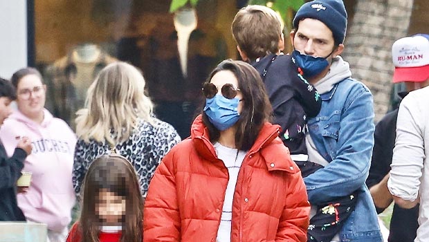 Ashton Kutcher & Mila Kunis Take Kids Dimitri & Wyatt Holiday Shopping – Hollywood Life