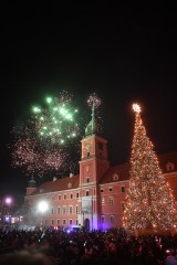 Residents of the capital and tourists celebrate the arrival of the New Year at Zamkowy Square in Warsaw, Poland, 01 January 2023.
New Year's Eve in Warsaw, Poland - 01 Jan 2023