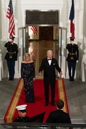 The President of the United States Joe Biden and the first lady Dr.  Jill Biden welcomes President Emmanuel Macron and Brigitte Macron of France to a State Dinner, in their honor, on the North Portico of the White House, in Washington, DC on Thursday, December 1, 2022. Credit: Cliff Owen/Pool via CNP Photo: Joe Biden,Jill Biden,Emmanuel Macron Ref: SPL5507281 011222 NON-EXCLUSIVE Photo by: Ron Sachs/CNP / SplashNews.com Splash News and Pictures USA: +1 310-585-580 London : +44 (0)20 8126 1009 Berlin: +49 175 3764 166 photodesk@splashnews.com International Rights, No French Rights