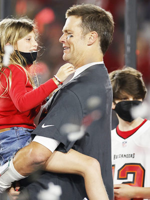 Tom Brady Shares Pics From Belated Christmas Celebration With His Kids