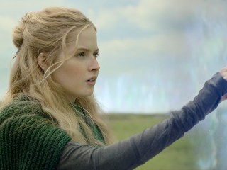 Dove (Ellie Bamber) in Lucasfilm's WILLOW exclusively on Disney+. ©2022 Lucasfilm Ltd. & TM. All Rights Reserved.