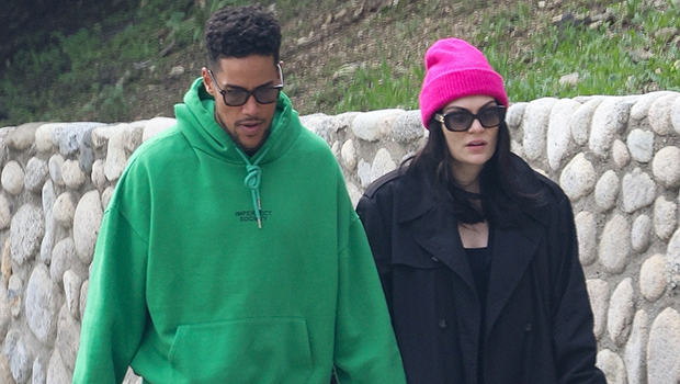 Jessie J and BF Chanan Colman Walk Together After Confirming Pregnancy: Pics