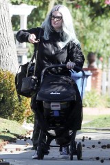 *EXCLUSIVE* Los Angeles, CA  - Kelly Osbourne and her baby boy Sidney enjoy some quality time while visiting a friend in L.A.

Pictured: Kelly Osbourne

BACKGRID USA 1 FEBRUARY 2023 

BYLINE MUST READ: Stefan / BACKGRID

USA: +1 310 798 9111 / usasales@backgrid.com

UK: +44 208 344 2007 / uksales@backgrid.com

*UK Clients - Pictures Containing Children
Please Pixelate Face Prior To Publication*