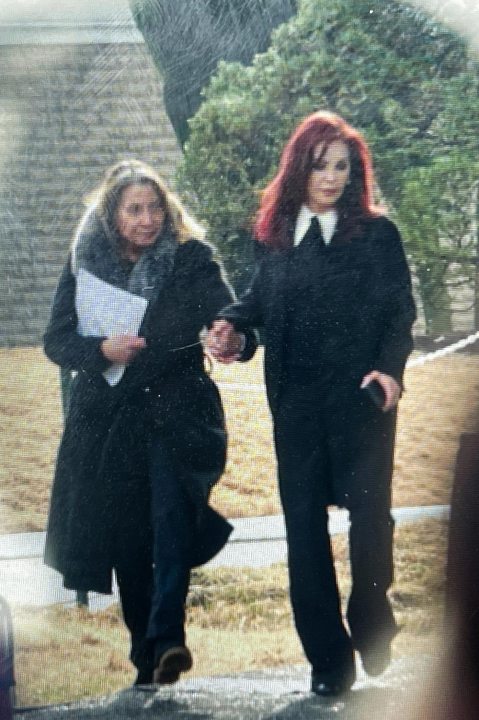 Lisa Marie Presley Funeral: Photos From Private Gathering & Memorial ...