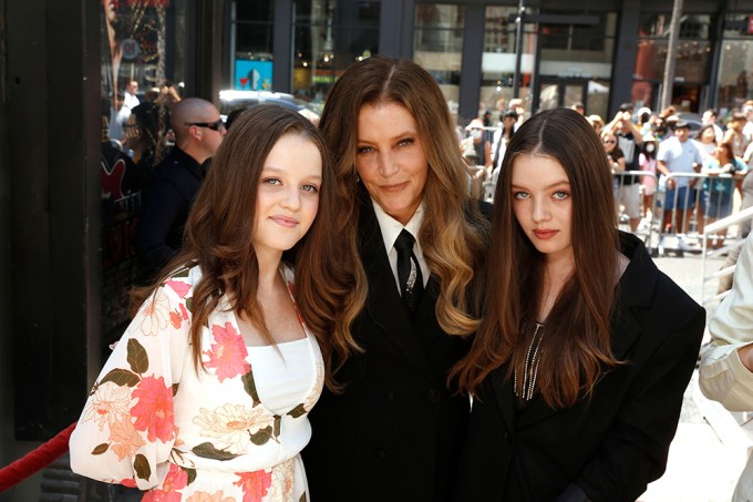 Lisa Marie Presley & Her Twin Daughters