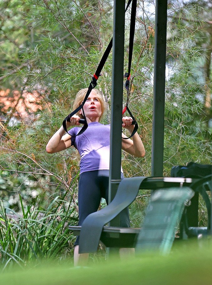 Nicole Kidman working out