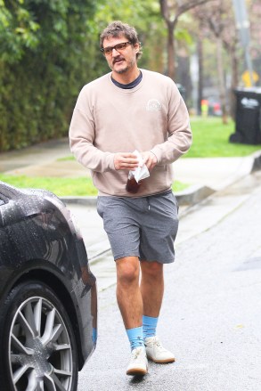 Los Angeles, CA - *EXCLUSIVE* - 'The Last of Us' star Pedro Pascal is seen leaving a private gym session where he is asked how much shots of espresso he made to drink before training, he replies: TWELVE!The Mandalorian star was referring to his recent viral moment in which eagle-eyed fans caught up to him after a run from Starbucks and were saw his drink order, 7 shots of espresso on ice!BACKGRID USA MARCH 15, 2023 USA: +1 310 798 9111 / usasales@backgrid.com UK: +44 208 344 2007 / uksales@backgrid.com *UK Customers - Images containing children Please rasterize the face before publishing*
