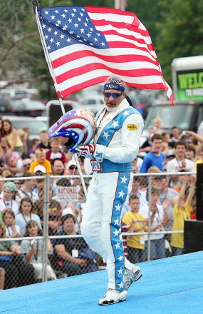 Daredevil Robbie Knievel prepares to jump over 25 cars after addressing his fans at Six Flags Over Mid America in Eureka, Missouri on July 3, 2008. Knievel was successful with his attempt jumping nearly 200 feet.   (UPI Photo/Bill Greenblatt) Newscom/(Mega Agency TagID: upiphotos866541.jpg) [Photo via Mega Agency]