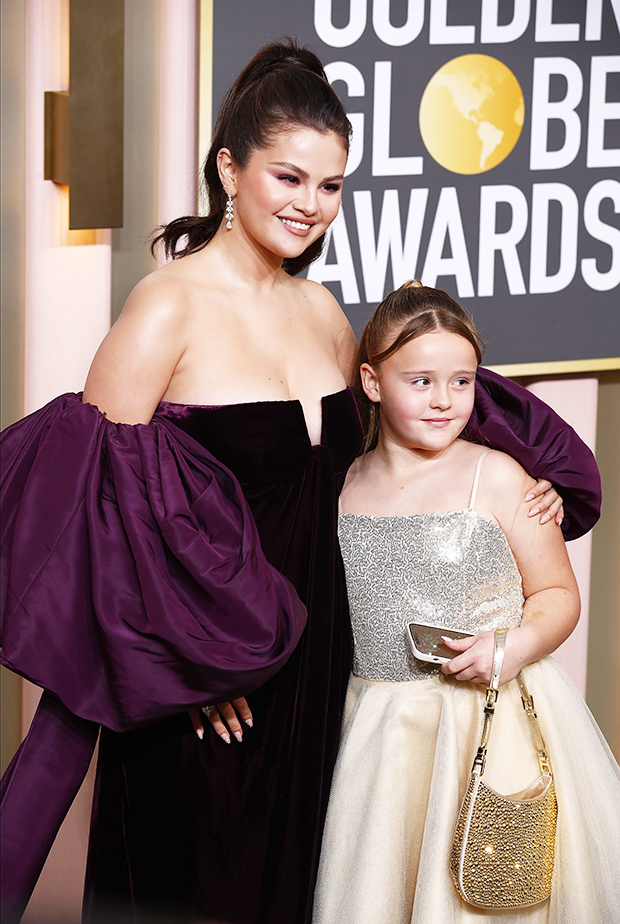 Selena Gomez amène sa petite sœur Gracie aux Golden Globes 2023