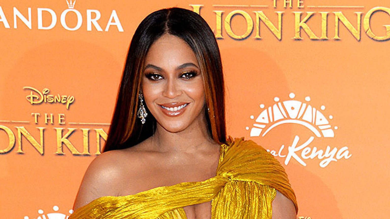 Beyonce Performs Concert In Dubai Video Hollywood Life