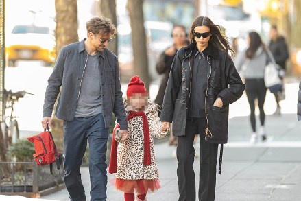 New York, NY  - *EXCLUSIVE*  - Irina Shayk looks anything but basic in all black as she picks up her daughter from school with Bradley Cooper in NY.Pictured: Bradley Cooper, Irina ShaykBACKGRID USA 10 FEBRUARY 2023 USA: +1 310 798 9111 / usasales@backgrid.comUK: +44 208 344 2007 / uksales@backgrid.com*UK Clients - Pictures Containing ChildrenPlease Pixelate Face Prior To Publication*
