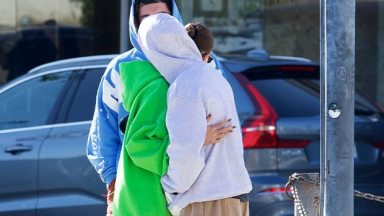 Hailey Bieber Hug Husband Justin Amid Uncle Alec’s Charges: Photos – Hollywood Life