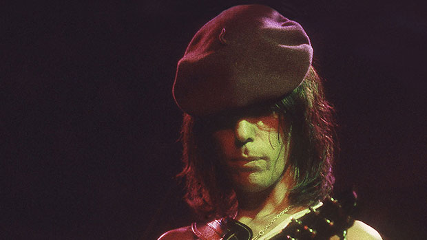 Jimmy Page、Ozzy Osbourne 和更多人在突然去世后哀悼吉他手 Jeff Beck
