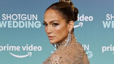 Jennifer Lopez a failli tomber d'une falaise sur le tournage de "Shotgun Wedding" - Hollywood Life