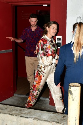 Los Angeles, CA  - *EXCLUSIVE*  - Justin Timberlake and Jessica Biel were out for dinner at Funke restaurant in Beverly Hills where they met with producer Jeffrey Katzenberg and his wife Marilyn.Pictured: Justin Timberlake and Jessica BielBACKGRID USA 28 JULY 2023 USA: +1 310 798 9111 / usasales@backgrid.comUK: +44 208 344 2007 / uksales@backgrid.com*UK Clients - Pictures Containing ChildrenPlease Pixelate Face Prior To Publication*