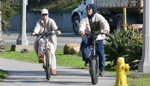 Katy Perry Orlando Bloom Daisy bike ride