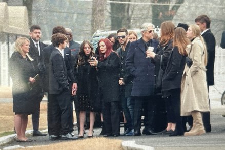 Memphis, TN - *PREMIUM-EXCLUSIVE* - Priscilla Presley leads her family to her daughter Lisa Marie Presley's memorial service at Graceland.  Priscilla was accompanied by her son, Navarone Garibaldi.  She also had a daughter Riley Keough and Lisa Marie's ex-husband, Michael Lockwood.  Sarah Ferguson, Duchess of York, arrived a few minutes before the Presley family.  Photo: Priscilla Presley BACKGRID USA 22 JANUARY 2023 USA: +1 310 798 9111 / usasales@backgrid.com UK: +44 208 344 2007 / uksales@backgrid.com *UK Clients - Images Containing Public Children Please Piorxelate Public Face