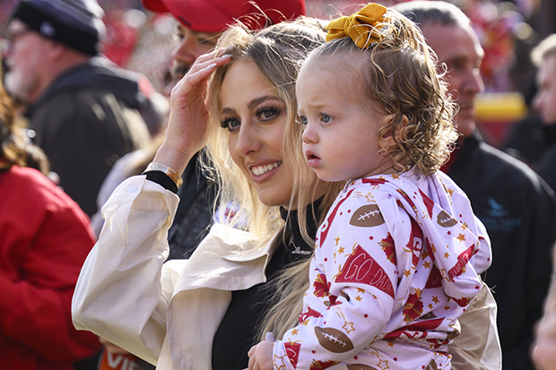 Patrick Mahomes' baby girl's 1st Halloween costume really hit the spot