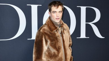 Robert Pattinson In Skirt For Paris Fashion Week: Photos – Hollywood Life