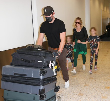 Sydney, AUSTRALIA  - Emily Blunt and John Krasinski arrived in Sydney with their two kids.  Emily is Sydney to film in The Fall Guy with Ryan GoslingPictured: Emily Blunt, John KrasinskiBACKGRID USA 24 NOVEMBER 2022 BYLINE MUST READ: KHAPGG / BACKGRIDUSA: +1 310 798 9111 / usasales@backgrid.comUK: +44 208 344 2007 / uksales@backgrid.com*UK Clients - Pictures Containing ChildrenPlease Pixelate Face Prior To Publication*