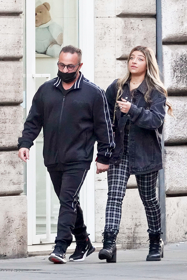 Beryl TV Gia-Giudice-Joe-Immigration-Status-MEGA-embed-1 Gia Giudice Wants Dad Joe’s Immigration Status ‘Reevealuated’ – Hollywood Life Entertainment 