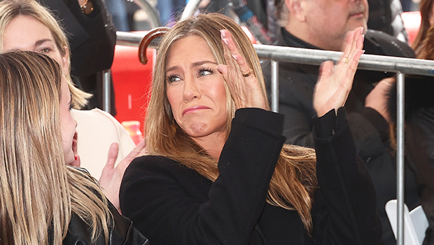 Jennifer Aniston Cries & Leans On Goddaughter Coco At Courteney Cox’s Walk Of Fame Ceremony