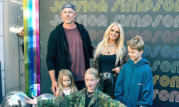 Jessica Simpson Goes Makeup-Free In Valentine’s Day Photos With Her 3 Kids