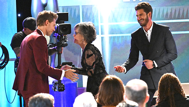Austin Butler Is The Perfect Gentleman As He Escorts Sally Field Onstage At SAG Awards