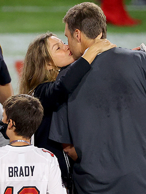Tom Brady & Gisele’s PDA Moments: Photos of the Exes on Their Would-Be Anniversary