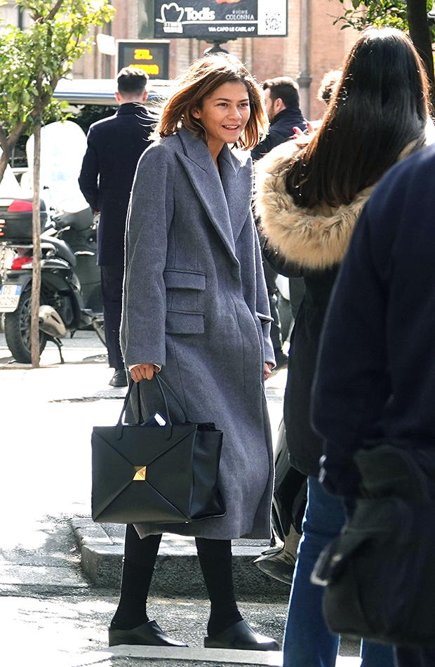 Zendaya Makeup Free In Gray Coat In Rome: Photos – Hollywood Life