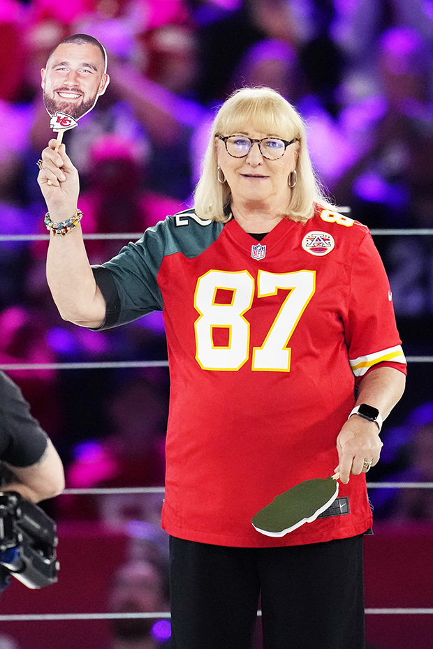 Donna Kelce Cheers for Sons in Chiefs-Eagles Outfit at Super Bowl 2023 – WWD