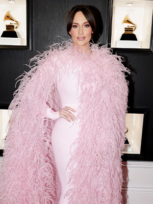 Kacey Musgraves rocks pink feathers on Grammys 2023 red carpet