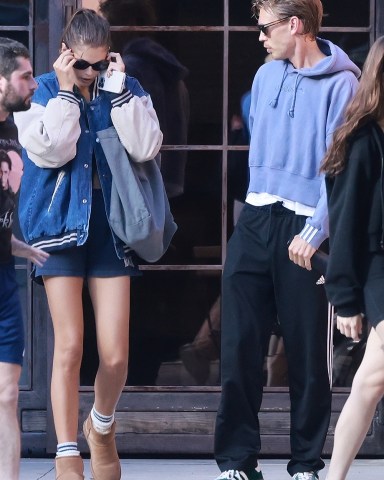 Los Angeles, CA  - *EXCLUSIVE*  - March 26, 2023 Elvis star Austin Butler and model Kaia Gerber are pictured exiting a yoga studio together after a Sunday afternoon workout. The pair were seen looking radiant after stretching out together at the class just days after returning from their romantic getaway to Cabo.

Pictured: Austin Butler, Kaia Gerber

BACKGRID USA 27 MARCH 2023 

USA: +1 310 798 9111 / usasales@backgrid.com

UK: +44 208 344 2007 / uksales@backgrid.com

*UK Clients - Pictures Containing Children
Please Pixelate Face Prior To Publication*