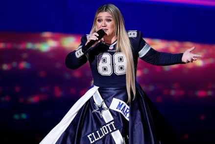 Host, Kelly Clarkson talks during the NFL Honors award show ahead of the Super Bowl 57 football game, in Phoenix Super Bowl Honors Football, Phoenix, United States - 09 Feb 2023