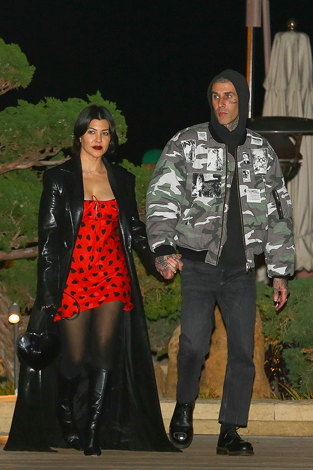 Kourtney Kardashian And Travis Barker Leave A Family Dinner With Reign   Kourtney Kardashian Travis Barker Backgrid Embed 