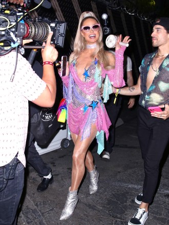 Hollywood, CA  - Paris Hilton is all smiles while exiting her first concert in Hollywood. The socialite waved as she recorded a segment wearing a colorful outfit.Pictured: Paris HiltonBACKGRID USA 7 JUNE 2023 BYLINE MUST READ: ALEXJR / BACKGRIDUSA: +1 310 798 9111 / usasales@backgrid.comUK: +44 208 344 2007 / uksales@backgrid.com*UK Clients - Pictures Containing ChildrenPlease Pixelate Face Prior To Publication*