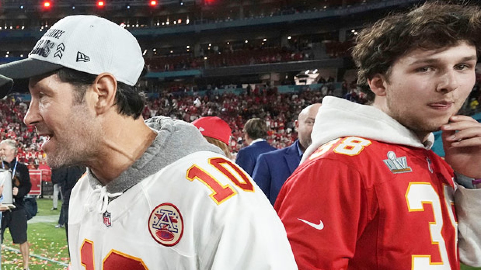 Paul Rudd & Son Get A Hug From Travis Kelce On Field After Super Bowl