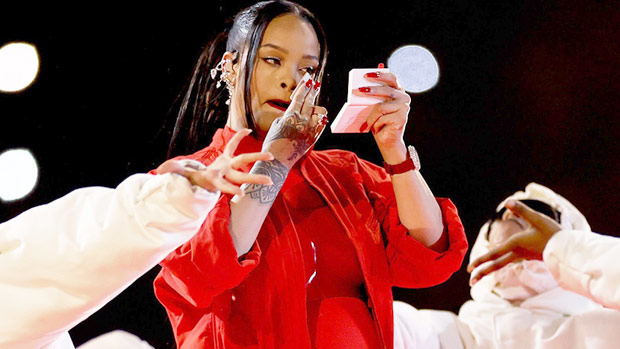 Rihanna Applies Makeup During Super Bowl Halftime Show - PureWow