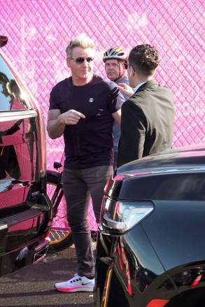 Glendale, Arizona - Celebrity chef Gordon Ramsay arrives for Super Bowl LVII at State Farm Stadium in Glendale, Arizona. PHOTO: Gordon Ramsay BACKGRID USA 12 February 2023 BYLINE MUST READ: WOW MEDIA / BACKGRID USA: +1 310 798 9111 / usasales@backgrid.com UK: +44 208 344 2007 / uksales@backgrid.com BEFORE PUBLISHING Pixelate your face*