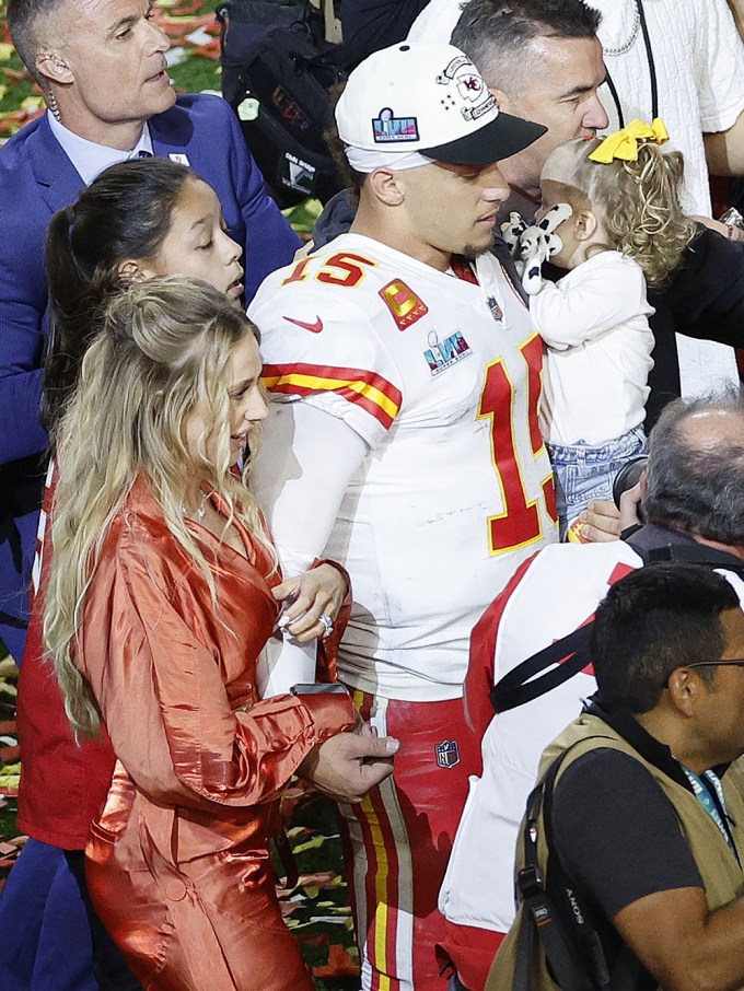 Patrick Mahomes With Wife & Daughter