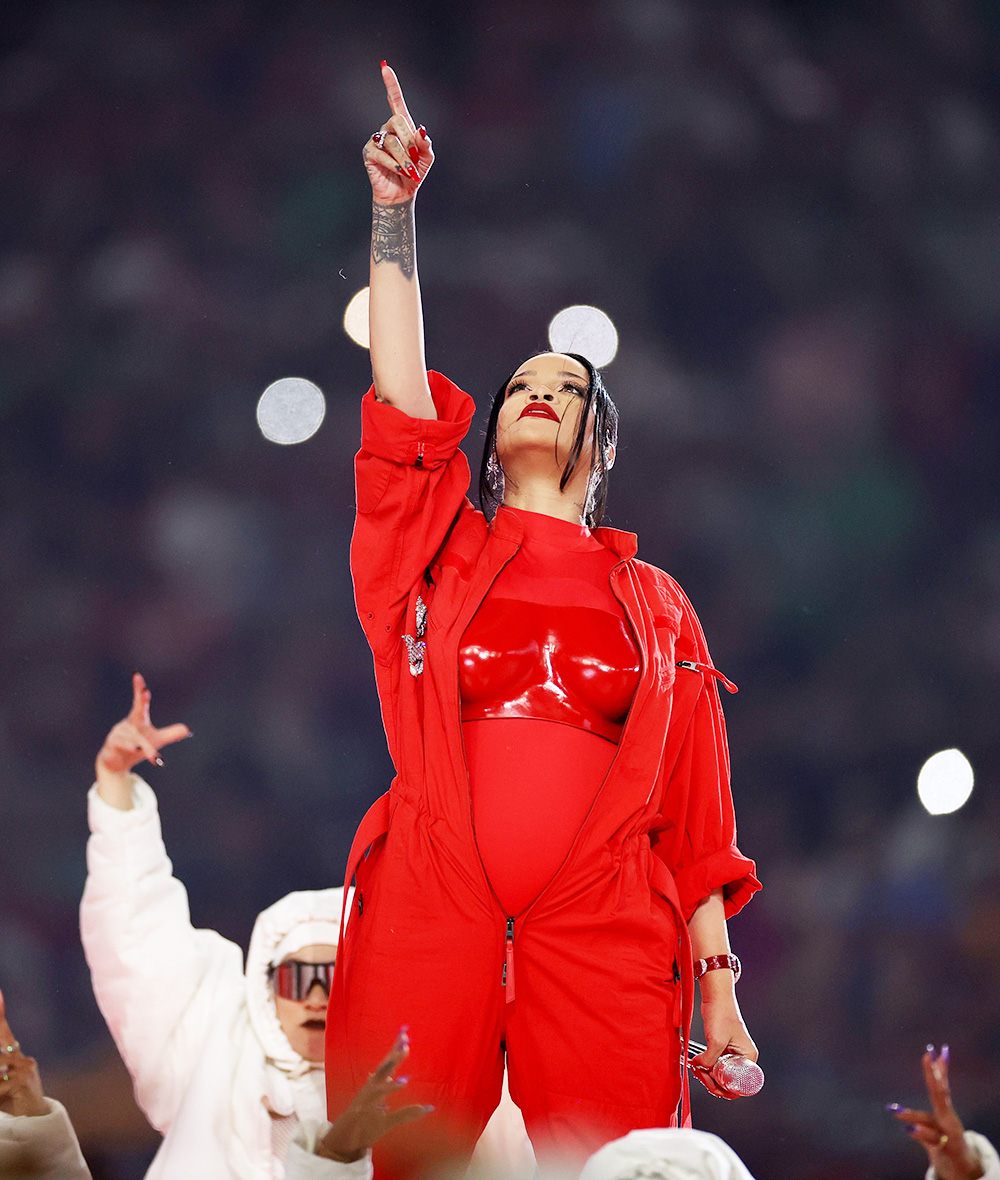 Celebs and Fans React to Pregnant Rihanna's High-Flying Super Bowl Halftime  Performance