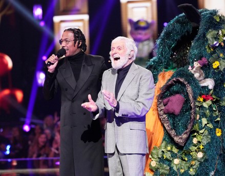THE MASKED SINGER. L-R: Host Nick Cannon and Dick Van Dyke in the season nine premiere episode of THE MASKED SINGER airing Wednesday, Feb.15 (8:00-9:00 PM ET/PT) on FOX. CR: Michael Becker/FOX ©2023 FOX Media LLC.