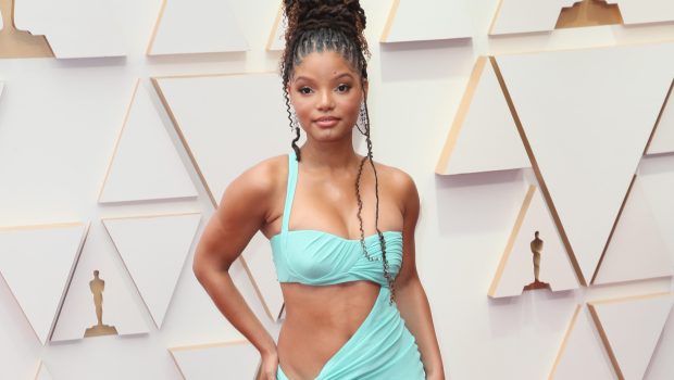 Stars Wearing Dresses With High Slits at the Oscars: Photos of the Celebrities