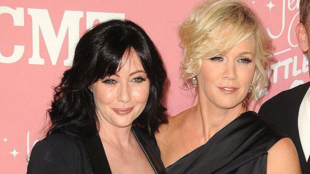 Jennie Garth defends Shannen Doherty’s disappearance in her ‘90210’ cast photo at ’90s Con