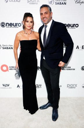 Kyle Richards and Mauricio Umansky attend the 31st Annual Elton John AIDS Foundation Academy Awards Party on March 12, 2023 in West Hollywood, Los Angeles, CA, USA. Elton John AIDS 31st Academy Awards Party Foundation - Los Angeles, Los Angeles, United States - March 12, 2023